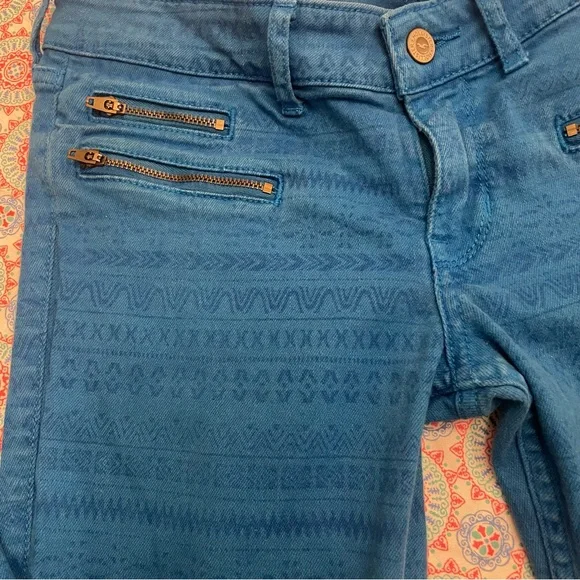 Hollister Blue Low Rise Skinny Jeans w/ Zipper Pockets and Aztec Design - Picture 6 of 7